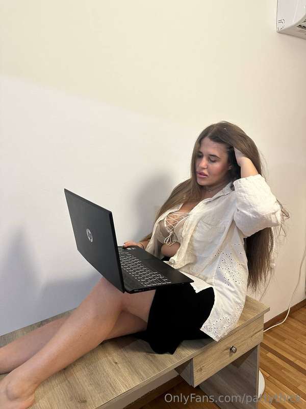 Overworked & Underfucked 🤪 1