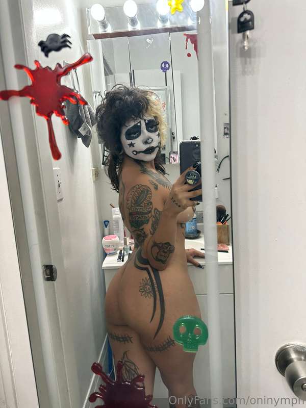 Wanna see me get fucked as a clown? 2