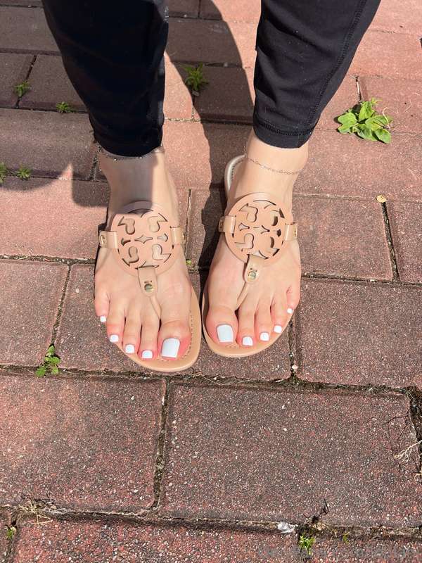 New toes 🩷 gotta go white at least once for the summer 😘 1