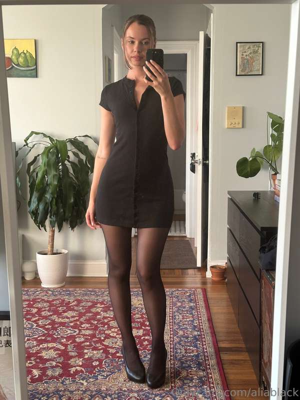 Felt like dressing up.. where should we go for dinner? 🍽️❤️🤔.. 1