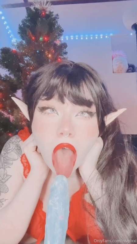OH master!!!!!! ♥️ 

🎅🏼 Your favorite little elf makes you a.. 3