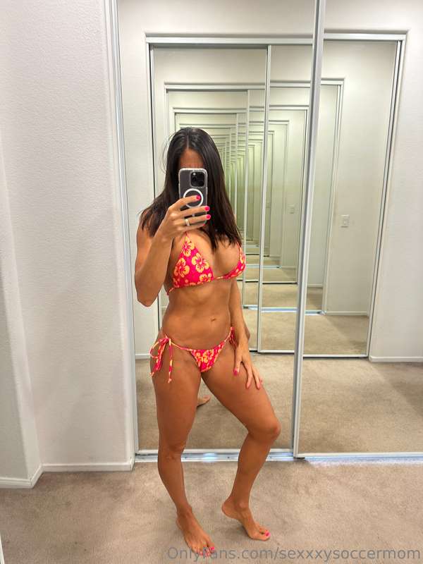 A lot of you liked my Hawaiian dresses but asked to see the .. 1