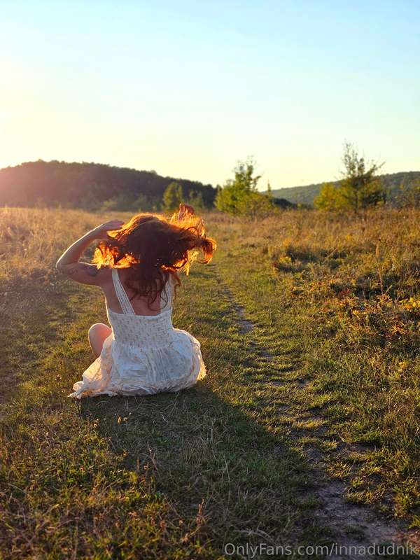When I'm hot, I love to lie on the grass. She tickles my bod.. 2