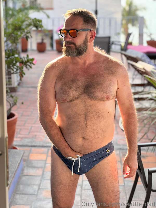 A few weeks ago I wore a Speedo to the beach for the first t..