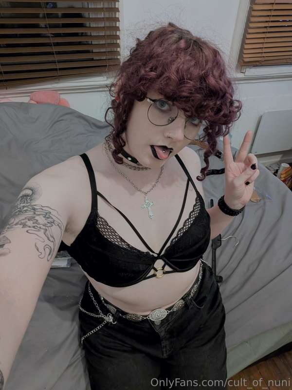 Couple of pics and vids in my underwear from today :)Plannin.. 1