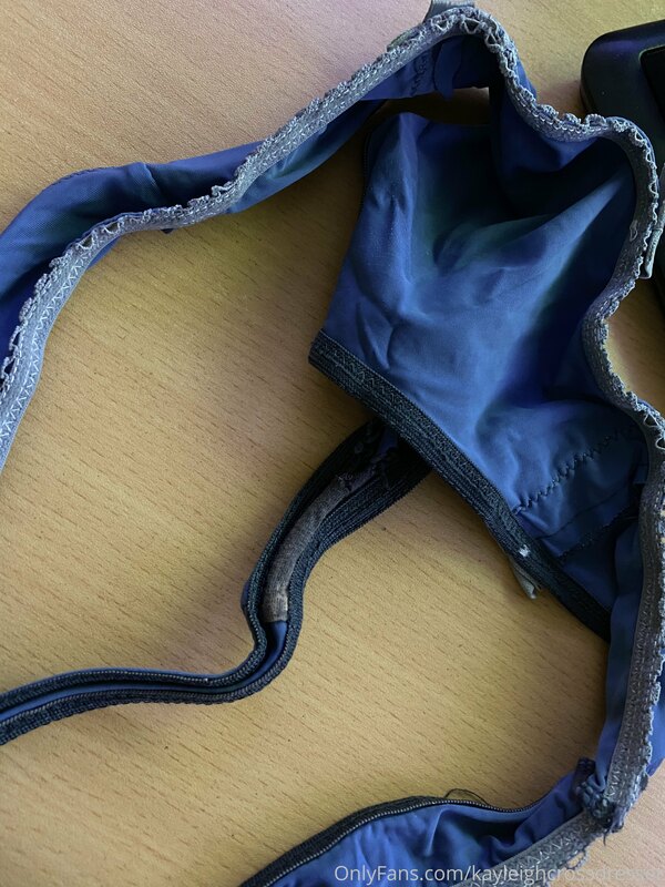 Who would wear my sisters panties? 2