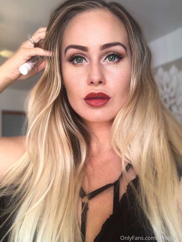 What color is your eyes ??