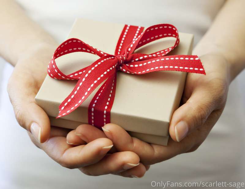 Want to get me something for Valentine's Day but don't know ..