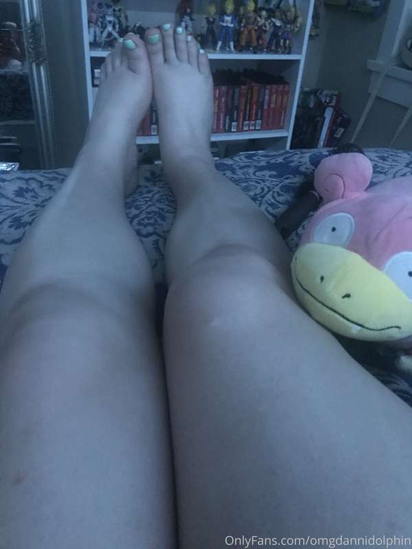 Toes did! New content out Tomorrow 🖤🤓