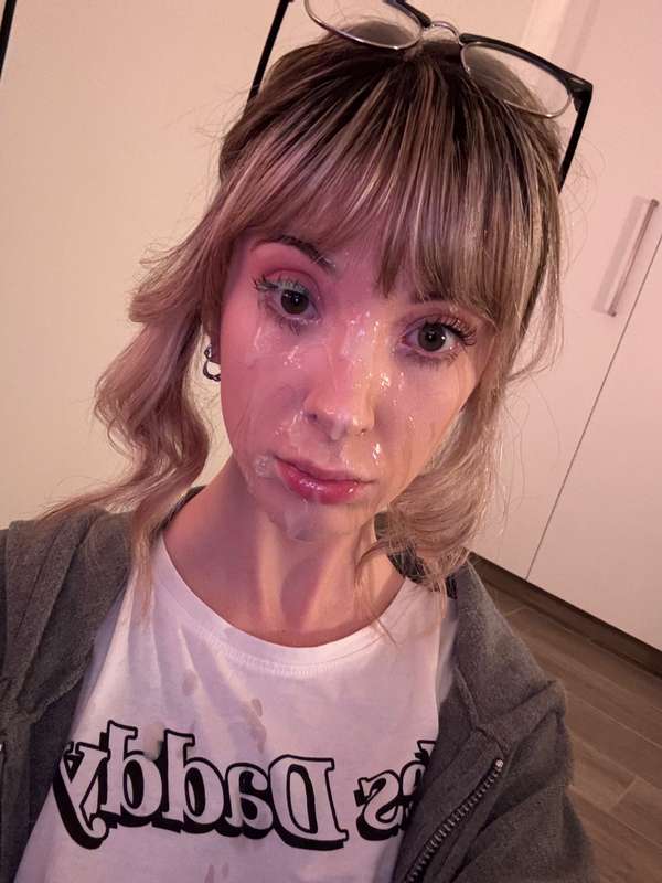 it’s the best day of the week… FACIAL FRIDAY!! 🥳💦hit ‘like’ .. 4