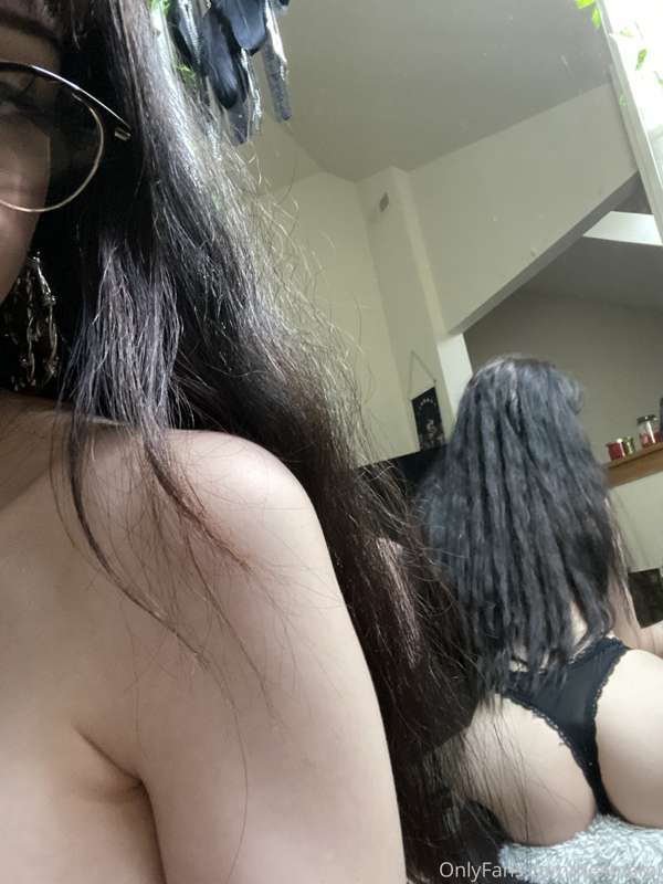 front or back 👀 1
