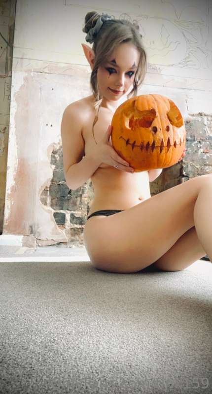 Pumpkin carving 🥰 3