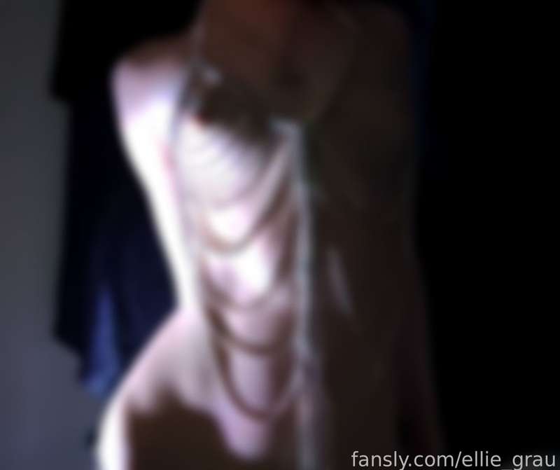Ellie_Grau - Fansly - 20 May, 2024 2
