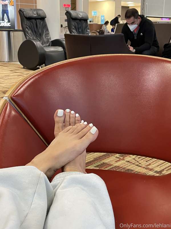 Travelling the day away, join me for a bit tonight when I ge.. 1