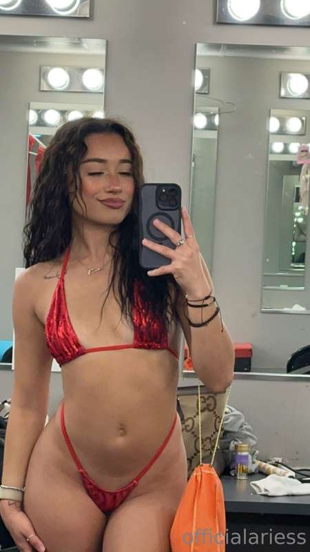 check ur dm for a free video <3 if you just sub’d message me..