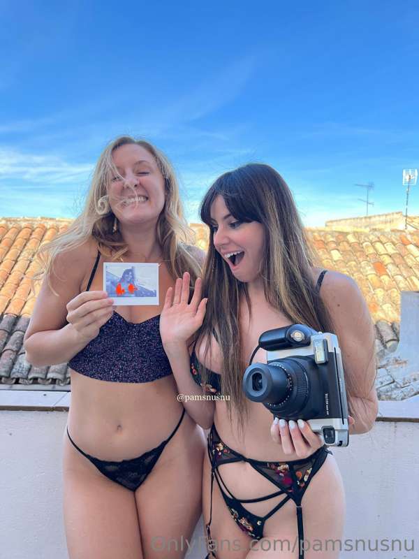 With my sexy Molly👩🏻‍🤝‍👩🏼 4