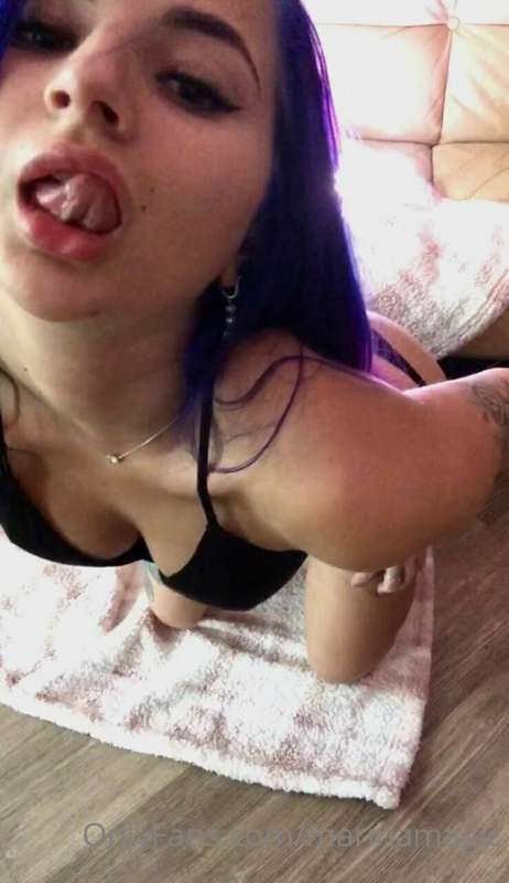 💋😈🔥Do you like it when I lick your sweet cock? My tongue wil..