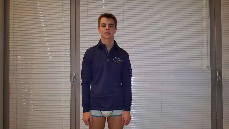 Usually I walk around the house without pants 🙅‍♂️👖