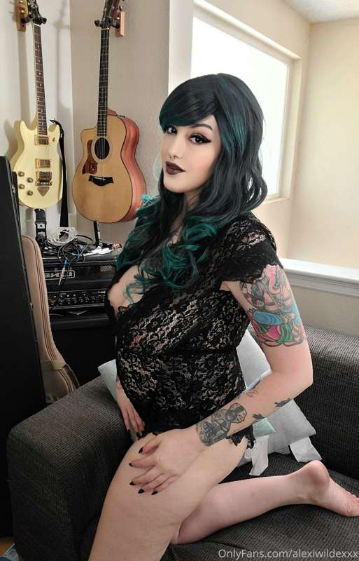 Alexiwildexxx - Onlyfans - 13 Nov, 2021