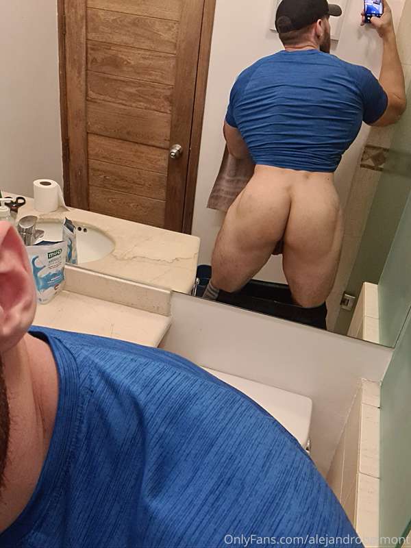 Goodnight 😊,  don't forget to brush 😁/ buenas noches😊, no ol.. 3