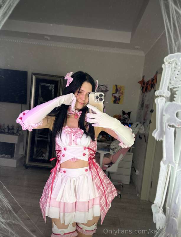 One of my favorite cosplay looks is making a little comeback..