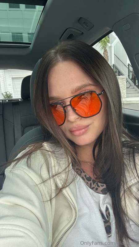 🚗 Caught myself thinking: in the car with my favorite music,..