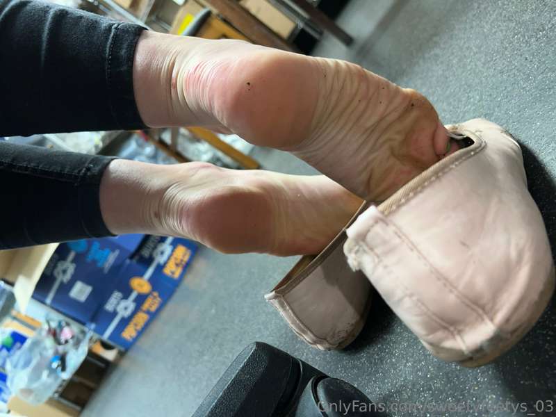 How about some sweaty work feet for breakfast? 😉 5