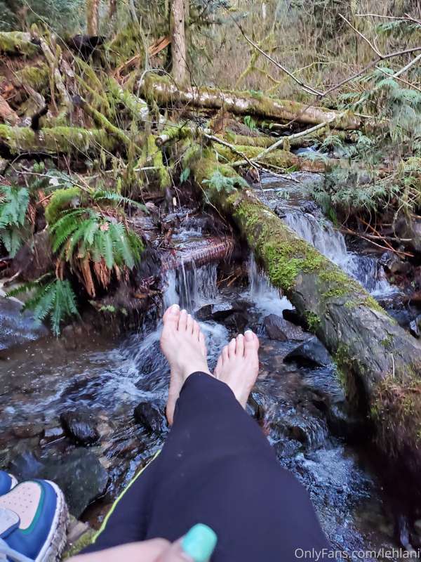 I love hiking btw 😇 8