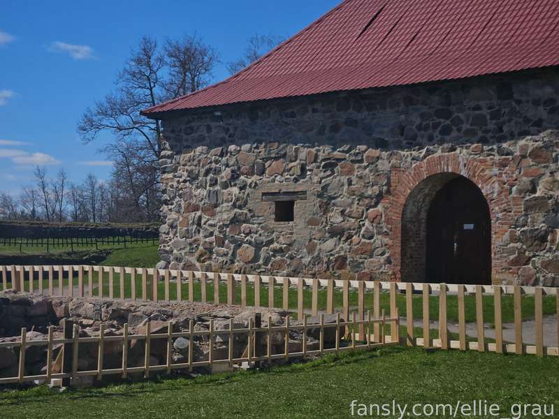 Ellie_Grau - Fansly - 09 May, 2024