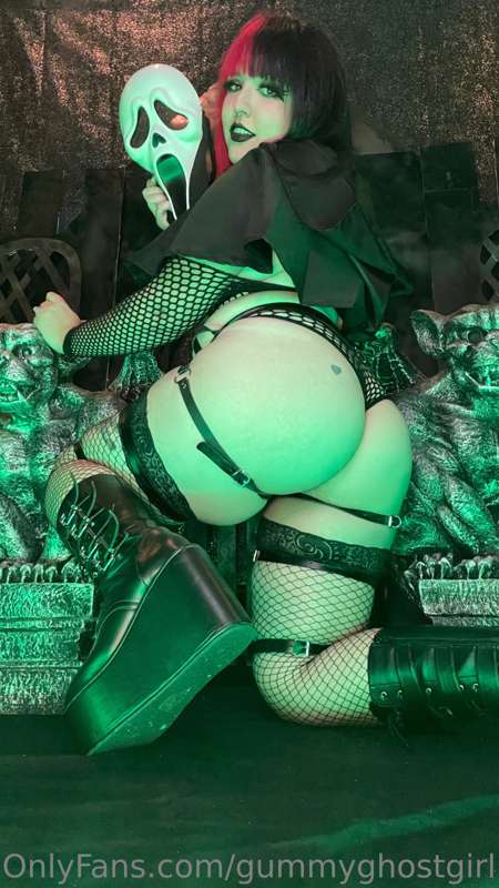 If you make me cum you might survive to be in the sequel 🔪🖤 14