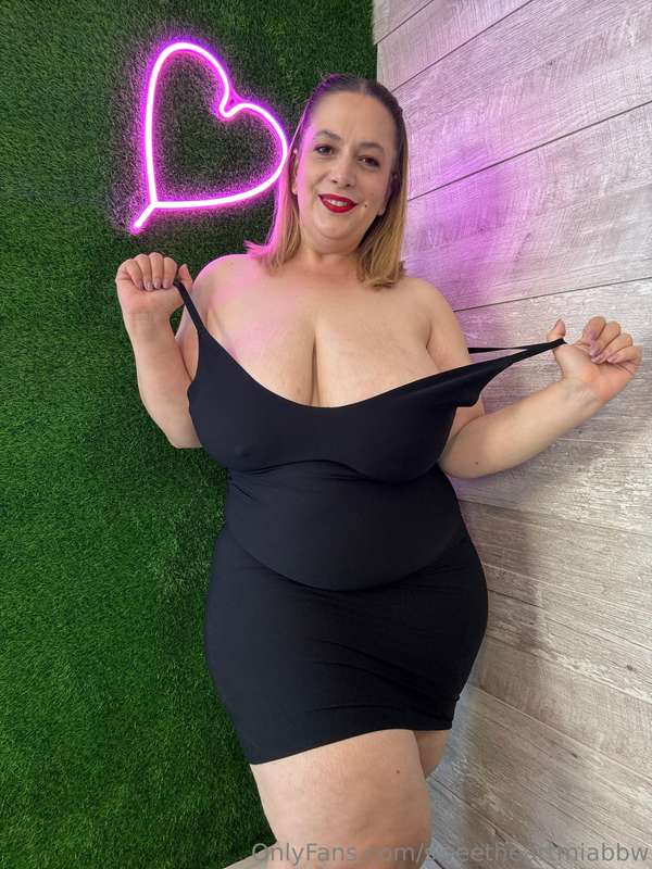 Happy Hump day guys ! 4