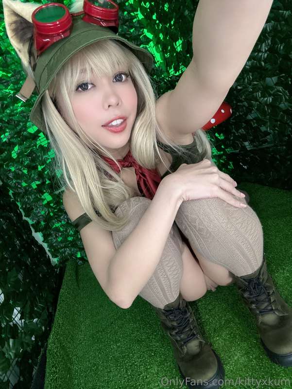 let's play? >:D ✧──⭒─⭑─⭒──✧ full set uploading tomorrow <3 8