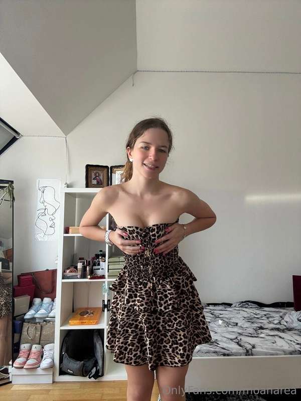 ✨ My favorite print and warm brown shade - sometimes it's ju..