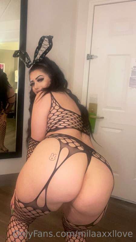 Who's coming to see me at the bunny ranch lol? 🐰✨💦