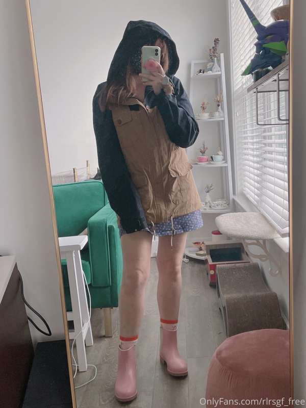 It’s rainy today so I get to break out my new rain boots!