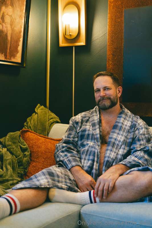 Who wants to cuddle with Dad in his robe? I would love to op..