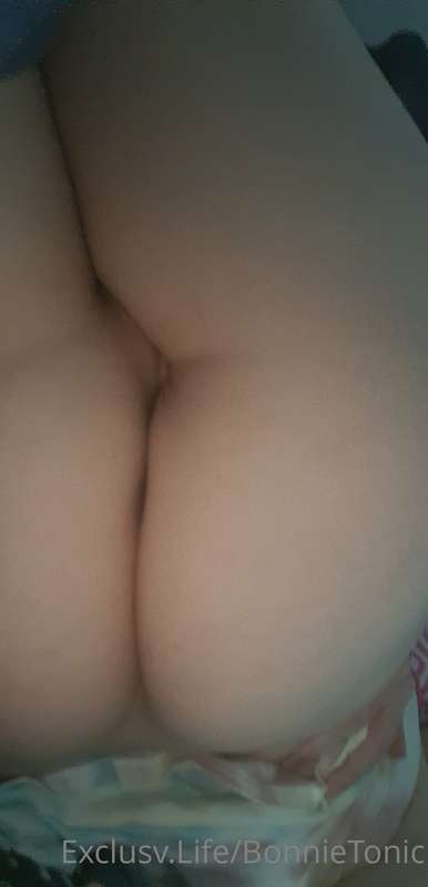 Day nap with no knickers on