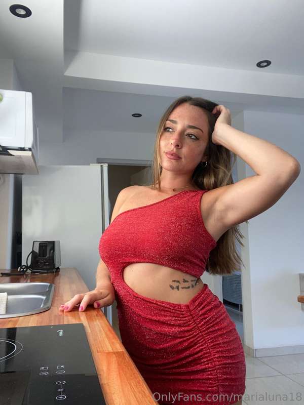 This gorgeous bae @saracore is looking for her soulmate 🙈💖 A..