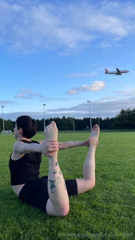 ***Always wanted to try playing with a dick and a dildo 🥰***..