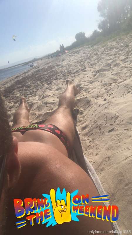Beach days 👌🏻🍉