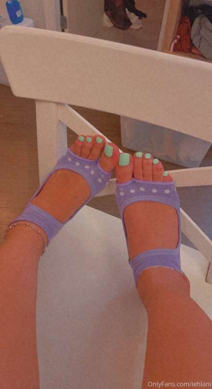 Thank u DB for getting these off my wish list 😋 me & my toes.. 4