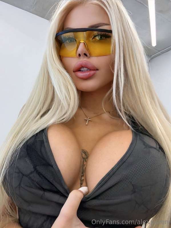 😈🥵 THE HOT MILF OF YOUR SECRET FANTASIES @angelica_charming .. 1