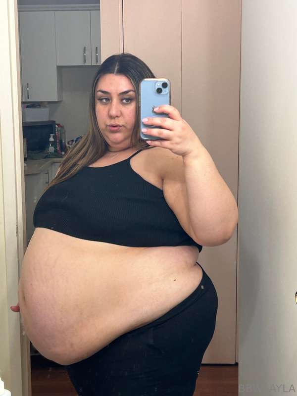My belly is hanging more and more these days it’s getting so.. 1