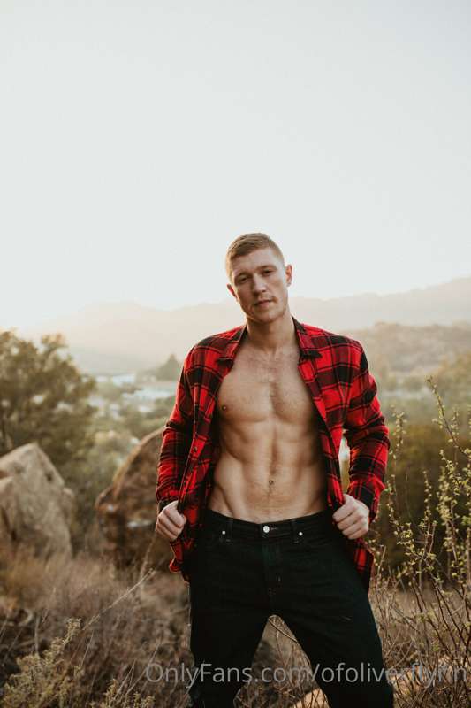 Help me take care of my morning wood ☀️ 🍆