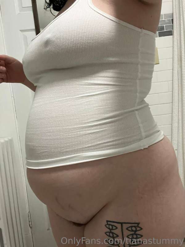 you know you’re getting fat when a medium tank top starts fi..