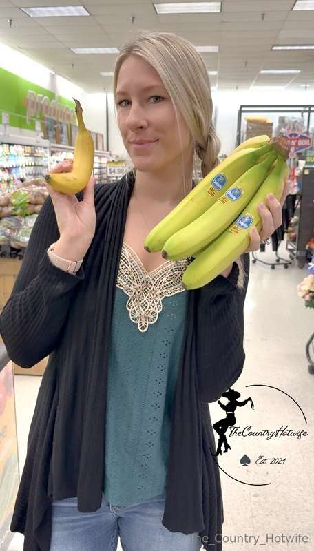 Hmmm I wonder which will satisfy more. 🤷🏼‍♀️😉