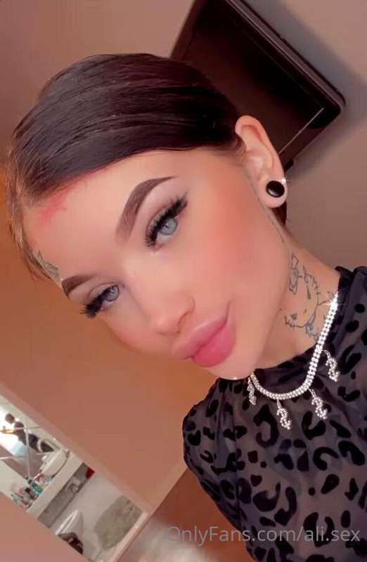 Does the image of innocence excite you more, darling? DM ME!..