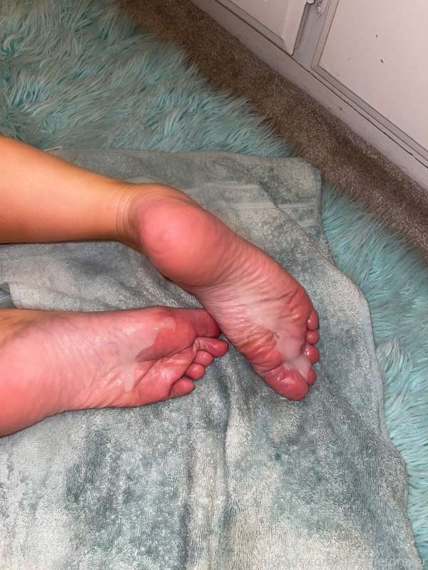 Cum-filled soles 👣 2