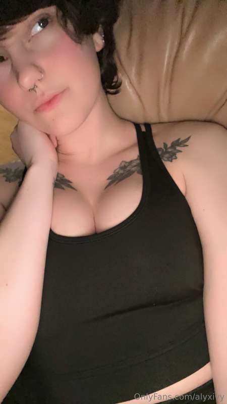 Hey guys~ just a quick update~  I apologize if there’s not a..