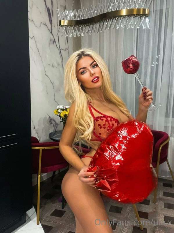 Your baby girl is ready to celebrate, hot sex is the best th..